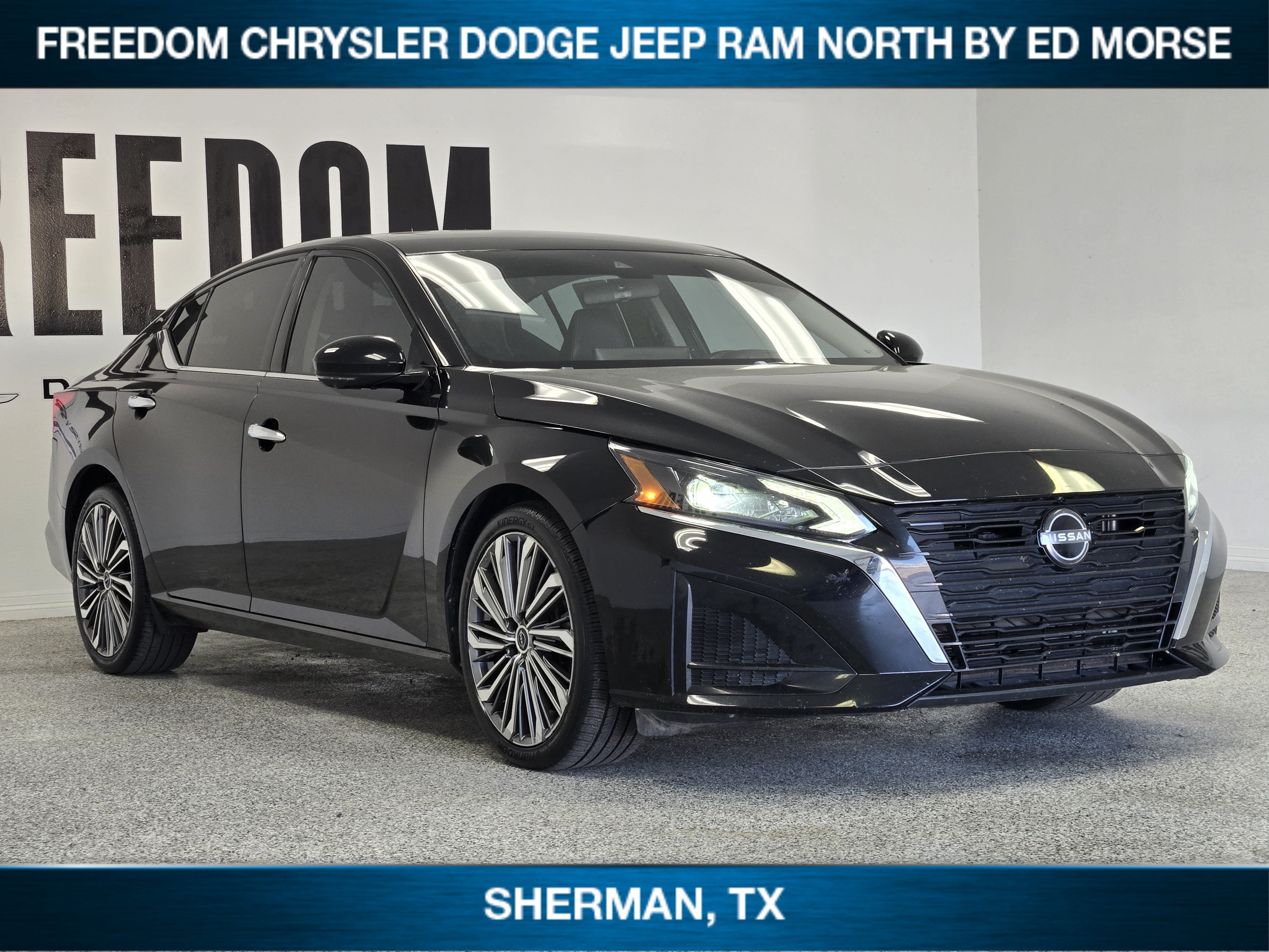 Used 2023 Nissan Altima 2.5 SL FWD image 2