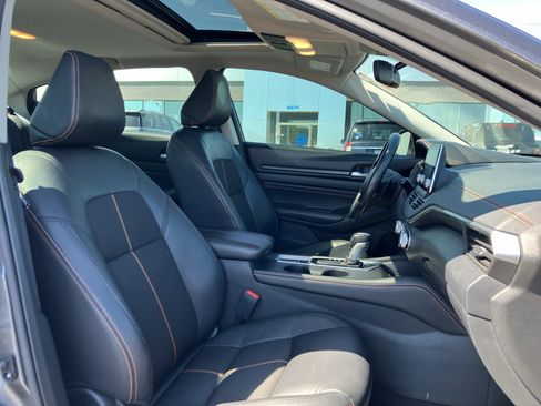 Used 2022 Nissan Altima 2.5 SR w/ Midnight Edition Package AWD/4WD image 37