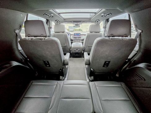 Used 2023 Chevrolet Tahoe LT w/ LT Signature Package image 16