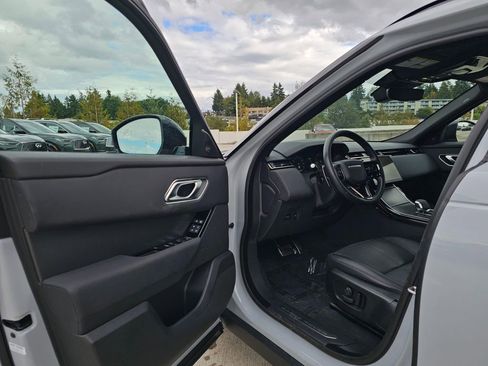 Used 2025 Land Rover Range Rover Velar Dynamic SE image 21