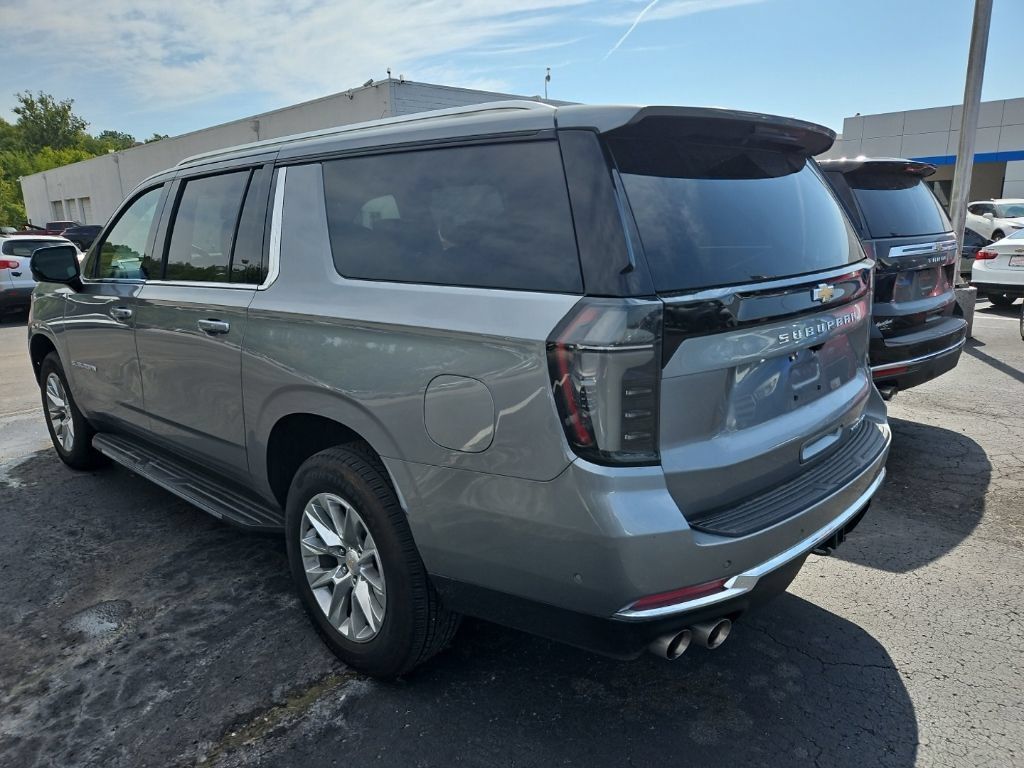 Used 2026 Chevrolet Suburban Premier w/ Sun And Tow Package AWD/4WD image 8