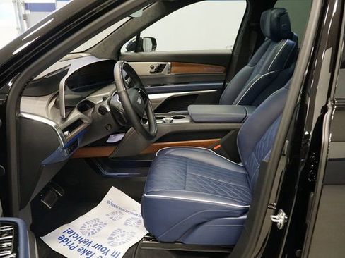 New 2026 Cadillac Vistiq Premium Luxury AWD/4WD image 15