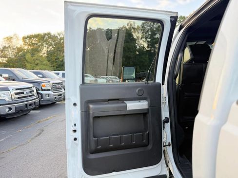 Used 2013 Ford F250 Lariat w/ Chrome Pkg AWD/4WD image 23