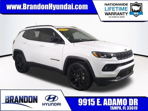 Used 2025 Jeep Compass Latitude w/ Altitude Special Edition AWD/4WD image 1
