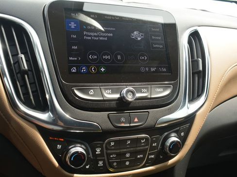 Used 2023 Chevrolet Equinox Premier AWD/4WD image 15