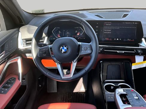 Used 2026 BMW X2 xDrive28i w/ Technology Package AWD/4WD image 5
