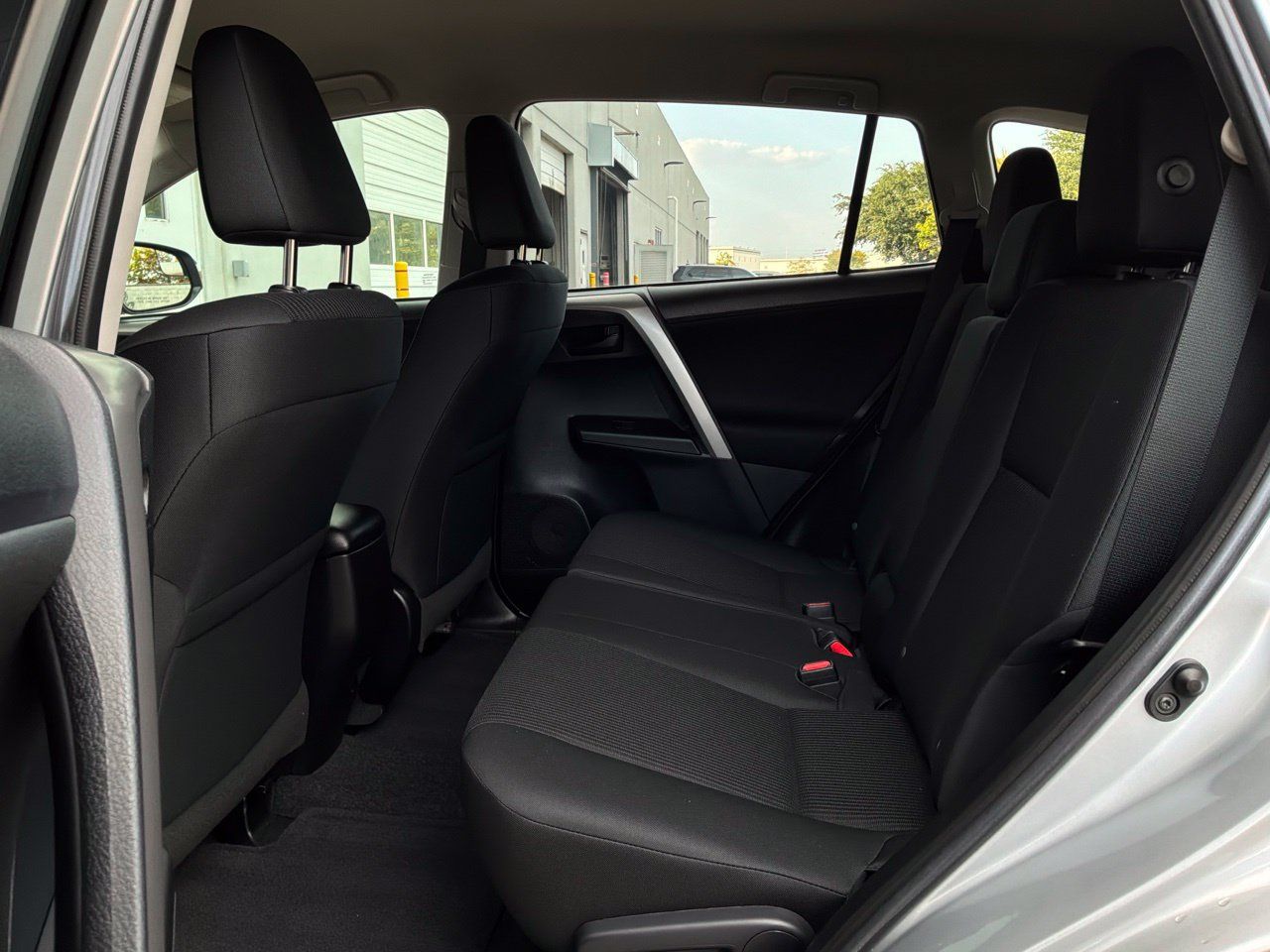 Used 2017 Toyota RAV4 LE FWD image 12