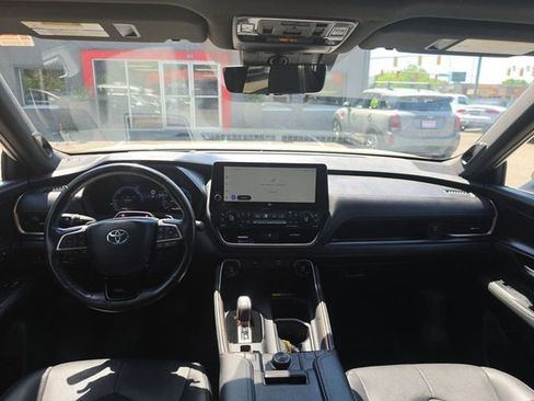 Used 2024 Toyota Grand Highlander AWD Hybrid image 29