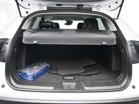 Used 2025 Chevrolet Trax LT FWD image 25