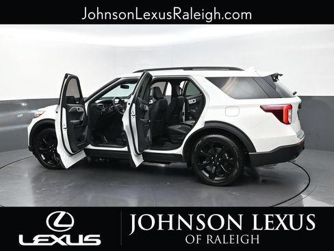Used 2024 Ford Explorer ST-Line w/ Class IV Trailer Tow Package RWD image 29