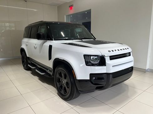 Used 2022 Land Rover Defender 110 X-Dynamic SE AWD/4WD image 11