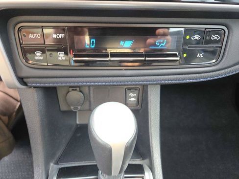 Used 2017 Toyota Corolla SE FWD image 15