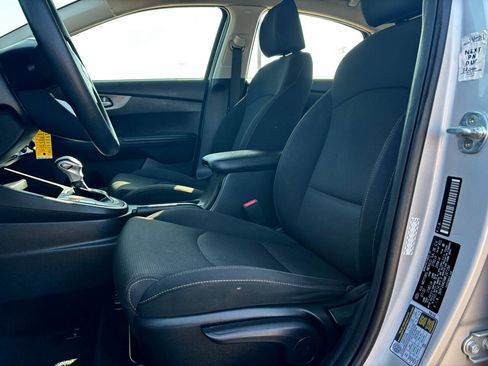 Used 2021 Kia Forte LXS image 10