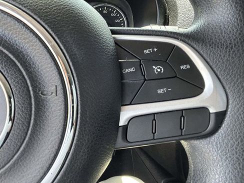 Used 2018 Jeep Renegade Sport w/ Power & Air Group FWD image 19
