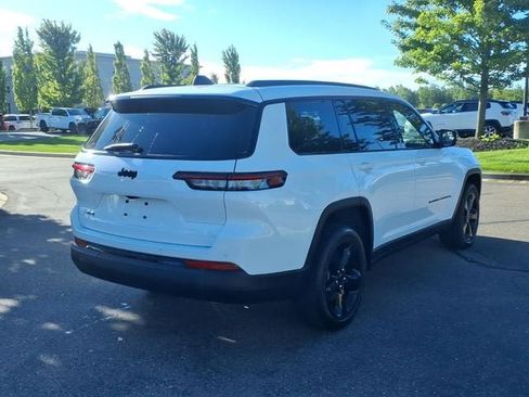 Used 2023 Jeep Grand Cherokee L Laredo AWD/4WD image 4