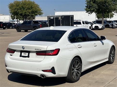 Used 2021 BMW 330e w/ Convenience Package image 4