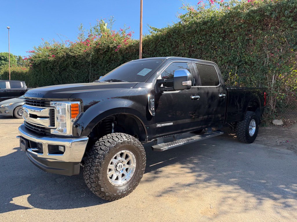 Used 2017 Ford F350 XLT w/ XLT Premium Package AWD/4WD image 1