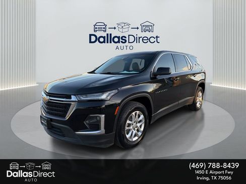Used 2022 Chevrolet Traverse LS image 2