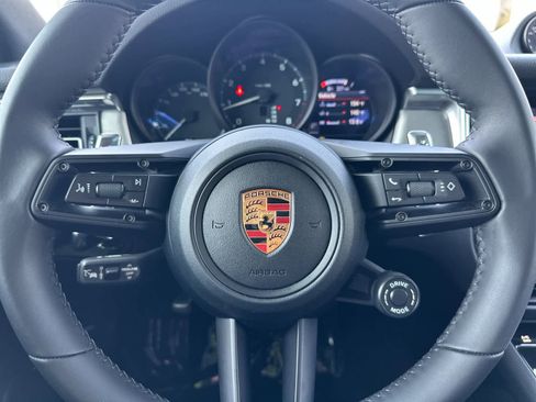 Certified 2026 Porsche Macan AWD/4WD image 26