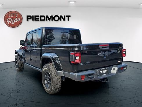 Used 2024 Jeep Gladiator Sport image 9