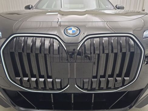 New 2026 BMW i7 xDrive60 w/ Executive Package image 28