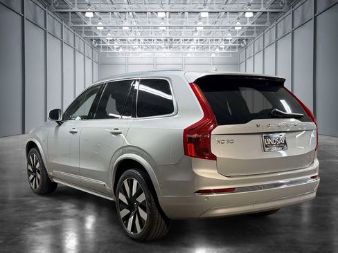 Used 2023 Volvo XC90 T8 Ultimate AWD/4WD image 12