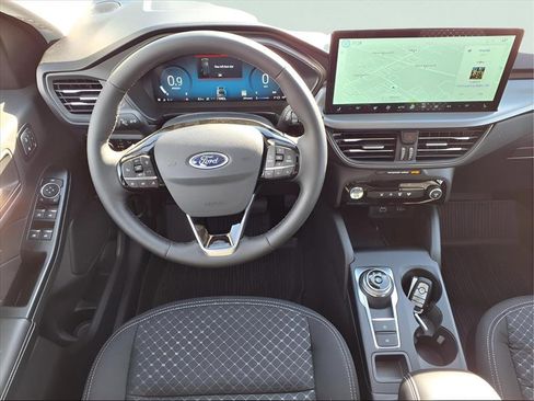 New 2025 Ford Escape Active w/ Active Premium Tech Pack image 4