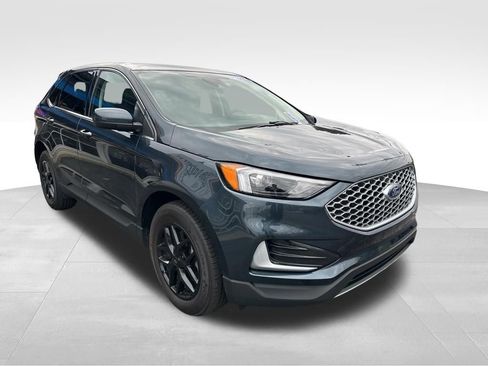 Used 2024 Ford Edge SEL image 8