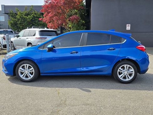 Used 2018 Chevrolet Cruze LT w/ Convenience Package FWD image 5