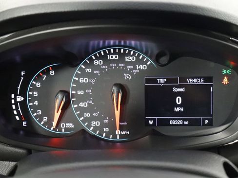 Used 2019 Chevrolet Trax LT w/ LT Convenience Package FWD image 11