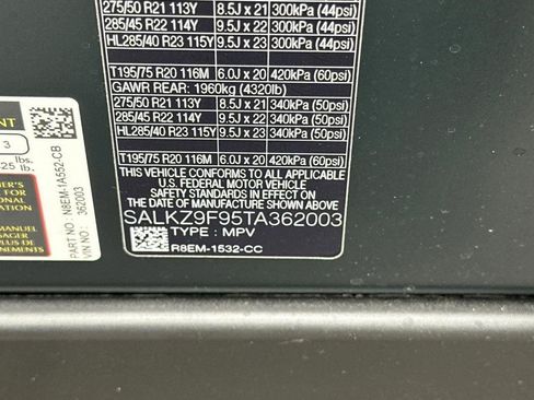 New 2026 Land Rover Range Rover SV AWD/4WD image 18