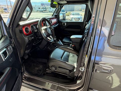 Used 2018 Jeep Wrangler Unlimited Rubicon image 15
