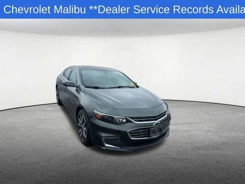 Used 2018 Chevrolet Malibu LT w/ Leather Package image 2