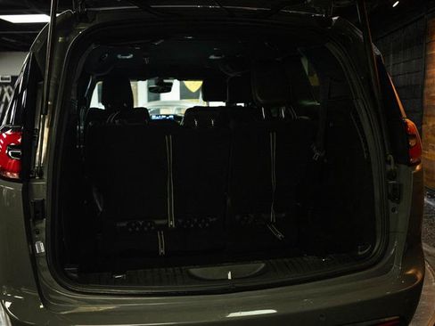 Used 2025 Chrysler Pacifica Select FWD image 7