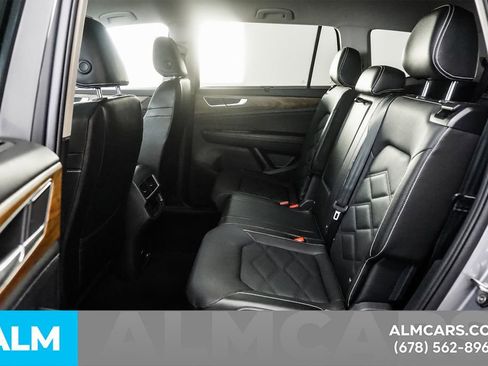 Used 2025 Volkswagen Atlas SE image 17