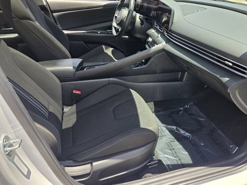 Certified 2024 Hyundai Elantra SEL w/ Convenience Package FWD image 16