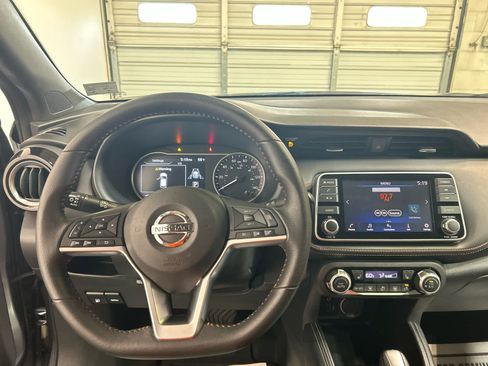 Used 2020 Nissan Kicks SR w/ SR Premium Package FWD image 7