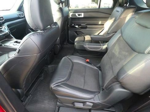 Used 2022 Ford Explorer ST w/ ST Street Pack image 17
