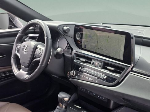 Used 2024 Lexus ES 300h w/ Technology Package image 27