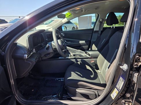 Certified 2023 Hyundai Elantra SE image 15