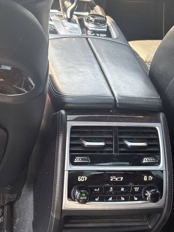 Used 2019 BMW M760i xDrive w/ Luxury Rear Seating Package AWD/4WD image 20