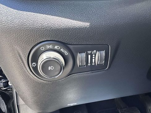 Used 2022 Jeep Compass Latitude AWD/4WD image 19