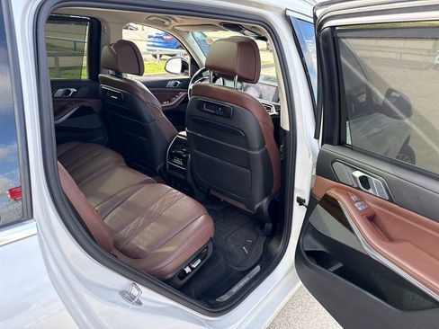 Used 2020 BMW X7 xDrive40i w/ Premium Package AWD/4WD image 13