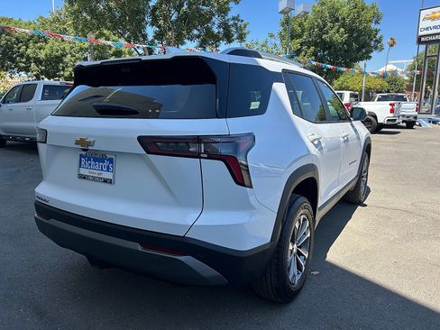 New 2026 Chevrolet Equinox LT w/ Safety and Technology Package FWD image 3