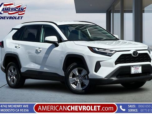 Used 2025 Toyota RAV4 XLE FWD image 1