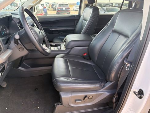 Used 2024 Ford Expedition Max XLT image 18