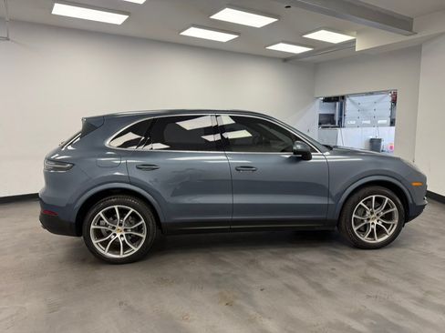 Used 2019 Porsche Cayenne S w/ Premium Plus Package AWD/4WD image 10