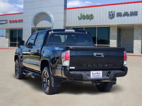 Used 2023 Toyota Tacoma TRD Sport w/ Technology Package RWD image 4