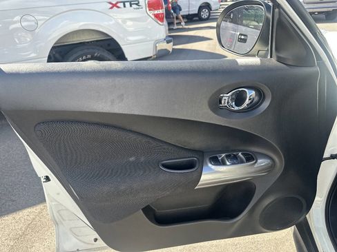 Used 2013 Nissan Juke S image 19