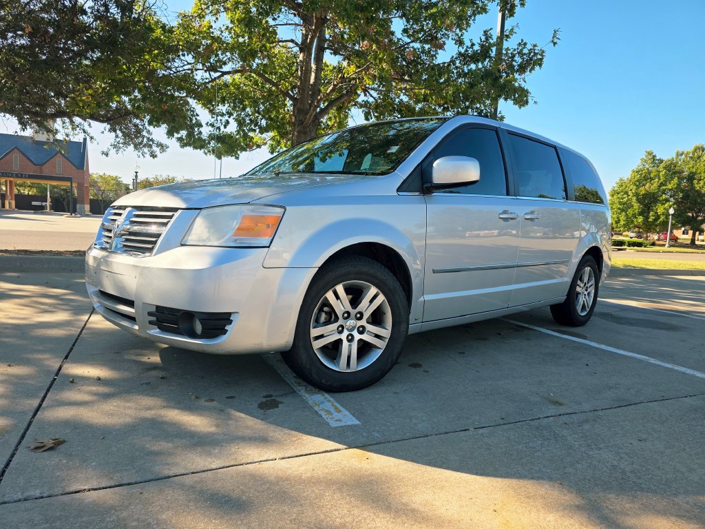 Used 2010 Dodge Grand Caravan SXT FWD image 4